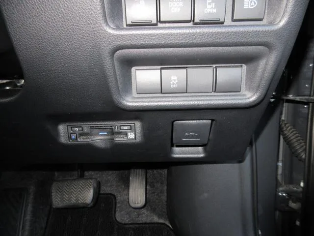 Toyota SIENTA HYBRID Z 2023 — миниатюра 4