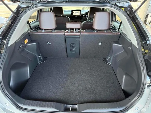 Toyota YARIS CROSS HYBRID Z 2022 — миниатюра 5