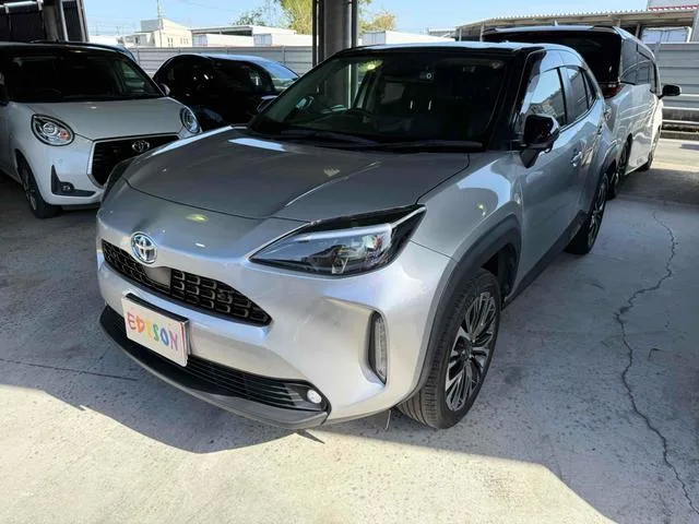 Toyota YARIS CROSS HYBRID Z 2022 — фото 1, купить с доставкой в Москву