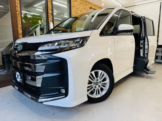 Toyota NOAH HYBRID S-G 2022 — фото 1, купить с доставкой в Москву