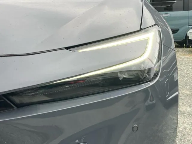 Toyota Prius Z 2025 — миниатюра 2