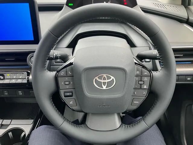 Toyota Prius Z 2025 — миниатюра 5