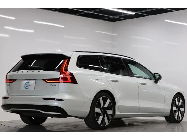 Volvo V60 ULTRA T6 AWD PLUGIN HYBRID 2025 — миниатюра 2