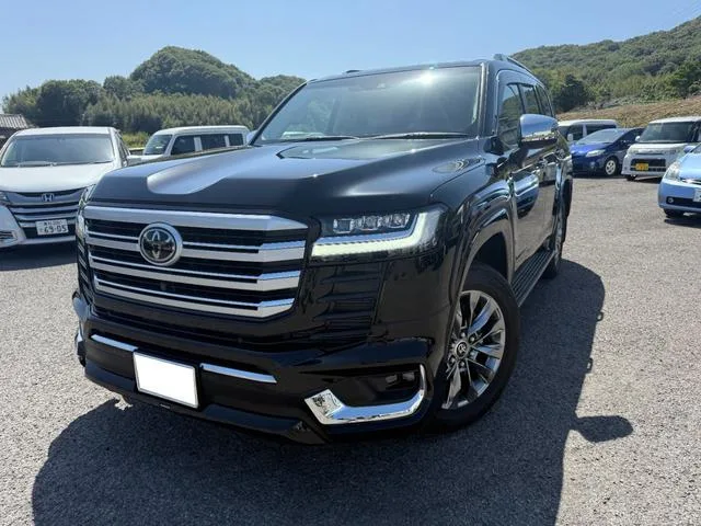 Toyota Land Cruiser ZX 2023 — фото 1, купить с доставкой в Москву