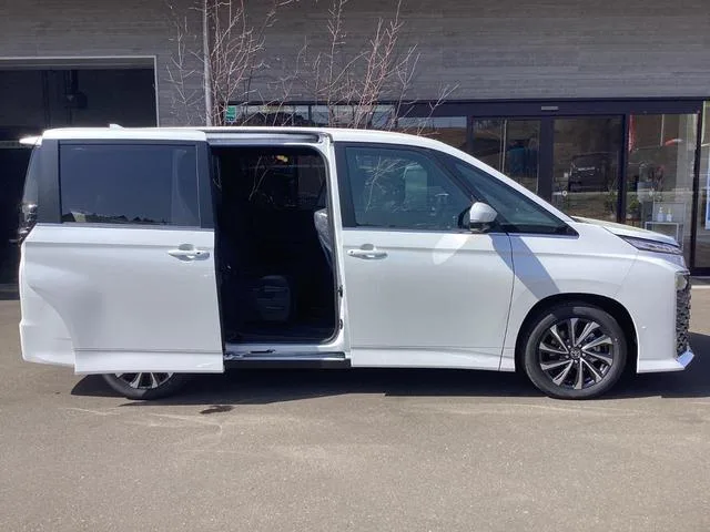 Toyota VOXY HYBRID S-Z 2026 — миниатюра 2
