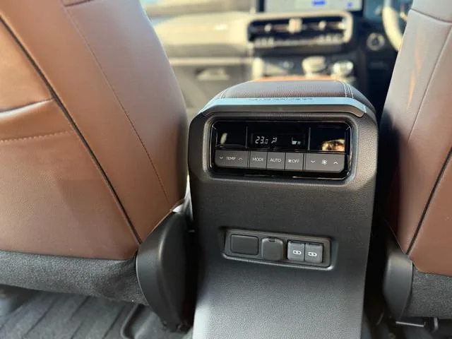 Toyota LAND CRUISER 250 VX FIRST EDITION 2024 — миниатюра 5