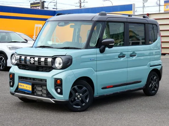 Suzuki SPACIA GEAR HYBRID XZ 2024 — фото 1, купить с доставкой в Москву