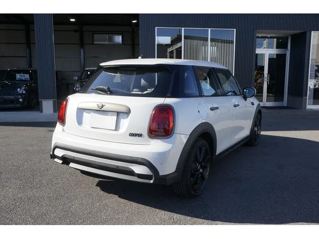 MINI MINI COOPER RESOLUTE EDITION 2023 — миниатюра 2