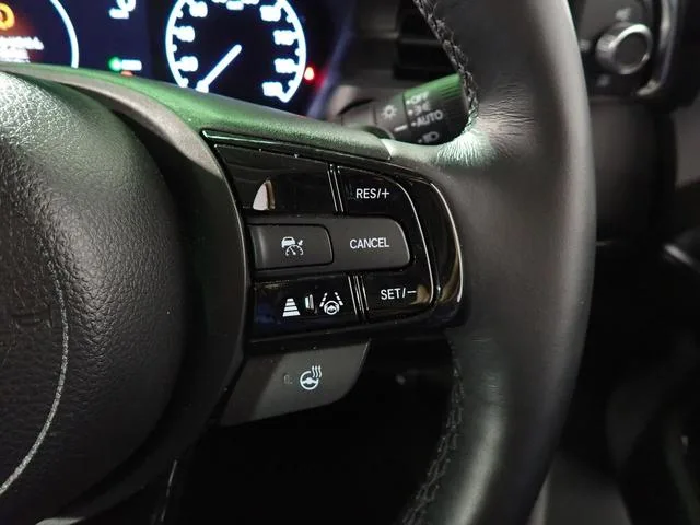 Honda VEZEL E:HEV Z 2024 — миниатюра 2