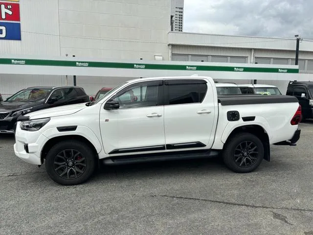 Toyota Hilux Z GR SPORT 2022 — миниатюра 3