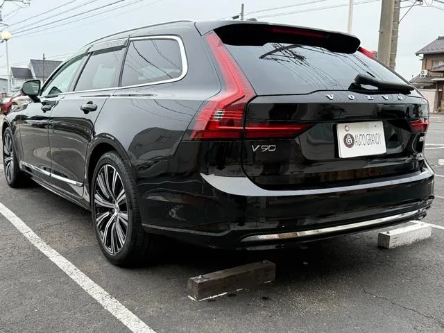 Volvo V90 ULTIMATE B5 2024 — миниатюра 3