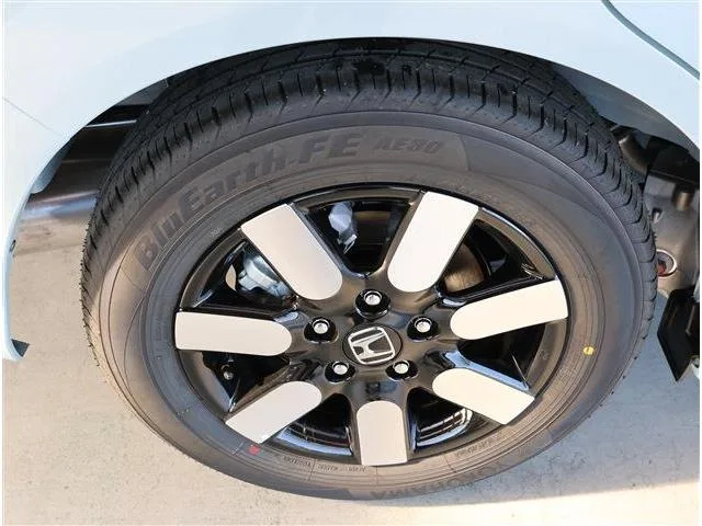 Honda FREED E:HEV AIR EX 2025 — миниатюра 2