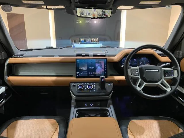 Land Rover Defender 110X-DYNAMIC HSE D300 2024 — миниатюра 4