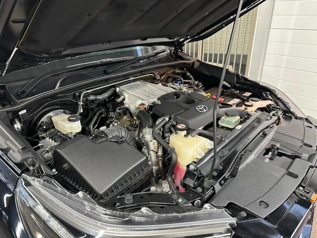 Toyota Hilux Z GR SPORT 2023 — миниатюра 4