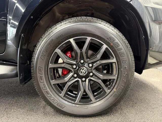 Toyota Hilux Z GR SPORT 2023 — миниатюра 5