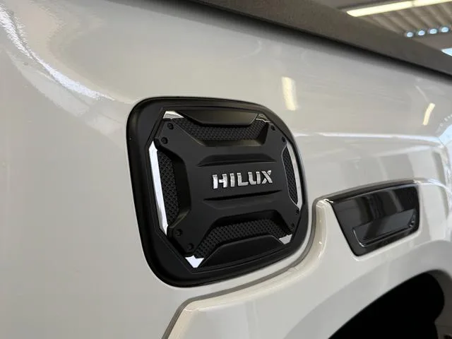 Toyota Hilux Z GR SPORT 2022 — миниатюра 5