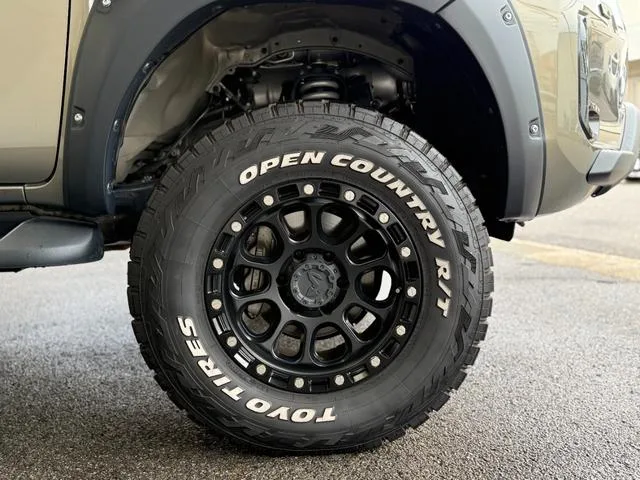 Toyota Hilux Z 2023 — миниатюра 3