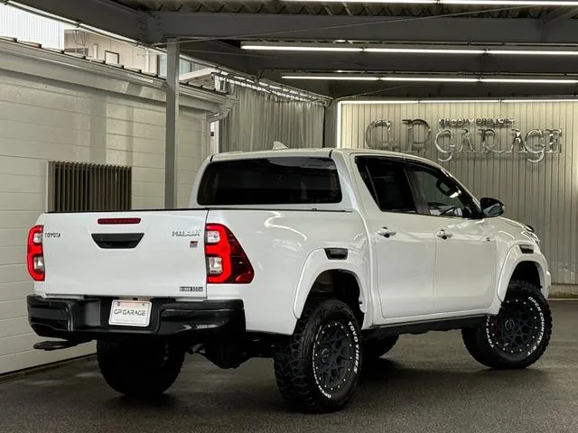 Toyota Hilux Z GR SPORT 2023 — миниатюра 5