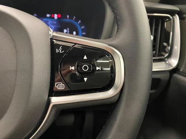 Volvo V60 CROSS COUNTRY ULTIMATE B5 AWD 2024 — миниатюра 5