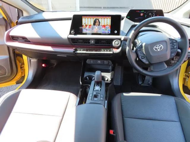 Toyota Prius Z 2023 — миниатюра 3