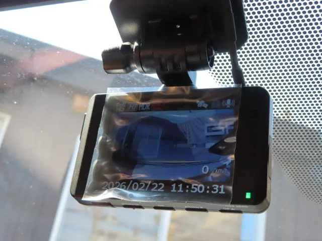 Toyota Prius Z 2023 — миниатюра 5