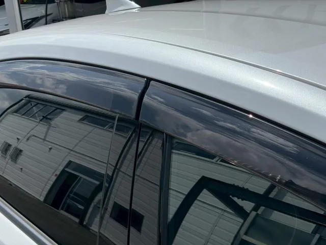 Toyota Prius Z 2023 — миниатюра 5
