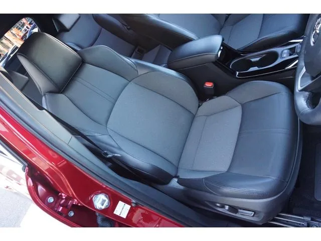 Toyota CorollaCross HYBRID Z 2022 — миниатюра 4