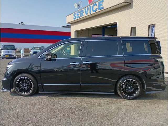 Nissan ELGRAND 250HIGHWAY STAR S 2023 — миниатюра 2