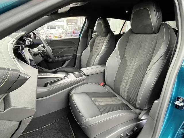 Peugeot 408 GT 2023 — миниатюра 4