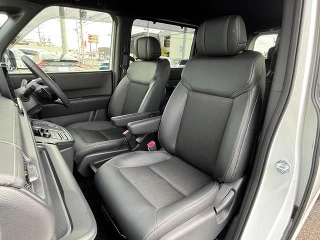 Honda STEPWAGON E:HEV SPADA 2025 — миниатюра 5