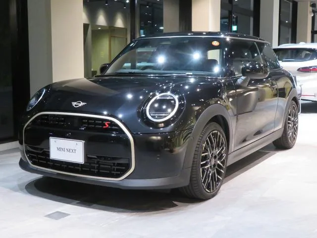 MINI MINI COOPER S FAVOURED TRIM 2024 — фото 1, купить с доставкой в Москву