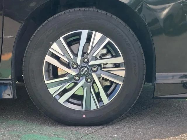 Nissan SERENA E-POWER HIGHWAY STAR V 2024 — миниатюра 4