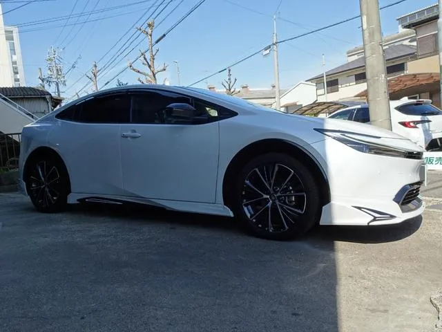Toyota Prius Z 2025 — миниатюра 2
