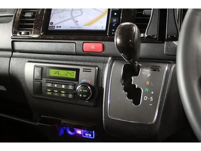 Toyota HIACE VAN SUPER GL DARK PRIME II 2022 — миниатюра 4