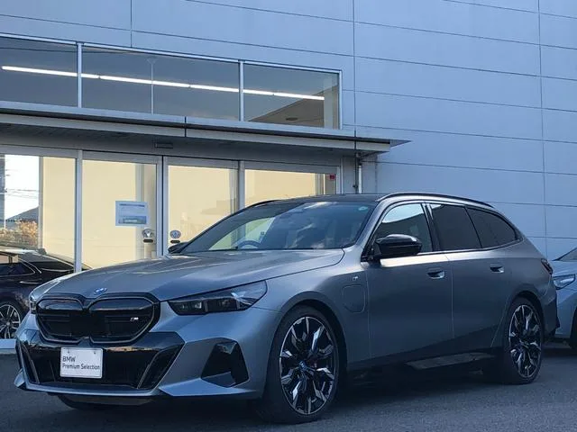 BMW i5 M60 X DRIVE TOURING 2024 — фото 1, купить с доставкой в Москву