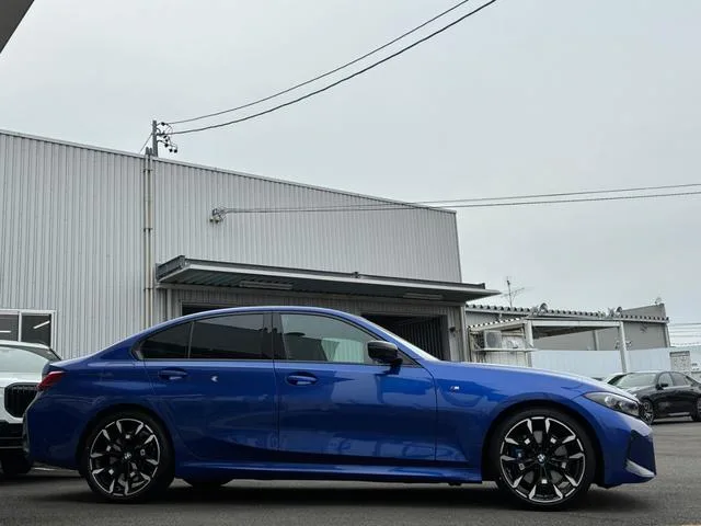 BMW 3 Series 50TH ANNIVERSARY LIMITED 2025 — миниатюра 3