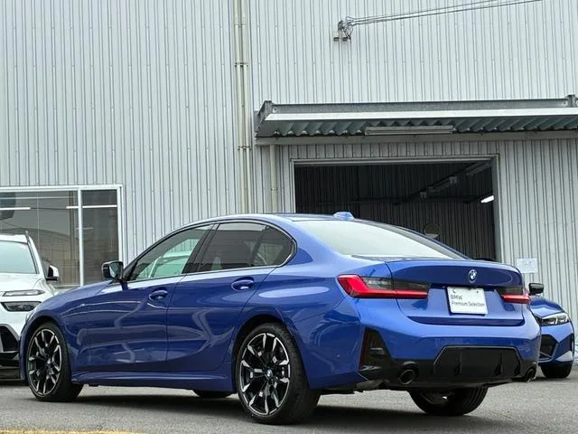 BMW 3 Series 50TH ANNIVERSARY LIMITED 2025 — миниатюра 4