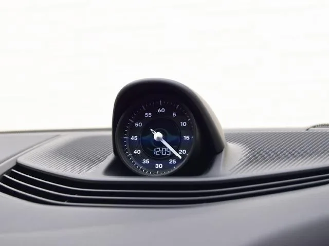 Porsche Taycan TAYCAN GTS 2023 — миниатюра 4