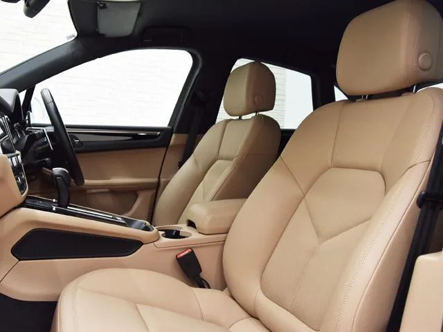 Porsche Macan MACAN S 2022 — миниатюра 2