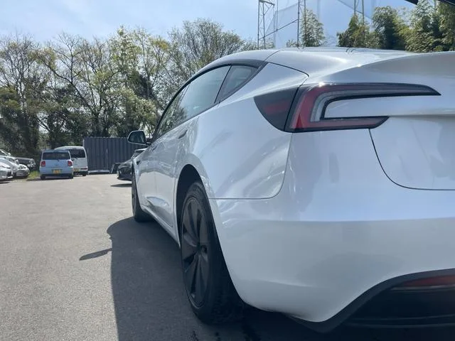 Tesla Model 3 RWD 2023 — миниатюра 5