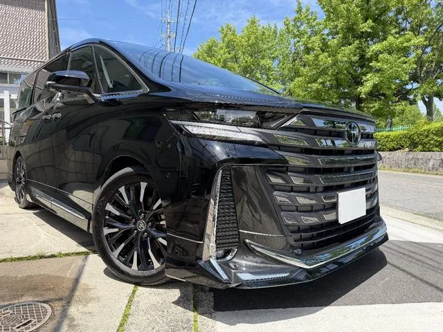 Toyota VELLFIRE HYBRID EXECUTIVE LOUNGE 2025 — миниатюра 4
