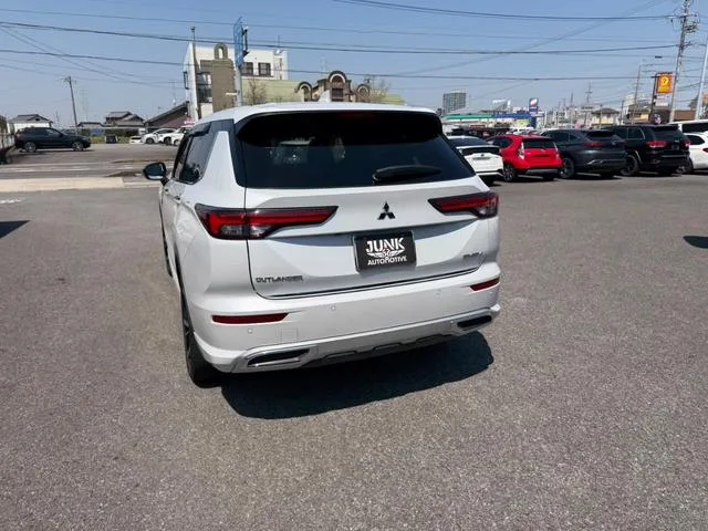 Mitsubishi OUTLANDER PHEV P 2022 — миниатюра 2