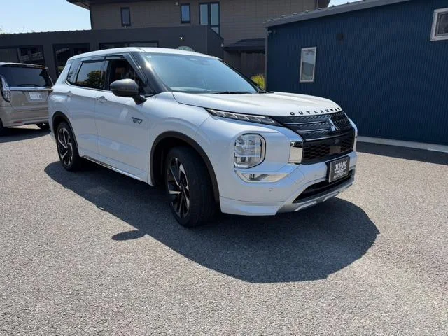 Mitsubishi OUTLANDER PHEV P 2022 — миниатюра 3