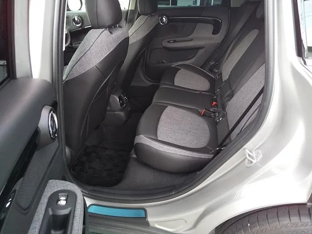 MINI MINI COOPER SD CROSSOVER ALL4 PREMIUM PLUS PACKAGE ALL4 TRIM 2023 — миниатюра 2