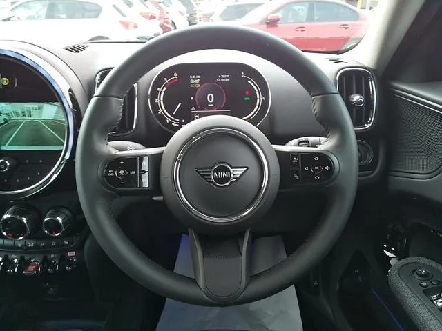 MINI MINI COOPER SD CROSSOVER ALL4 PREMIUM PLUS PACKAGE ALL4 TRIM 2023 — миниатюра 3