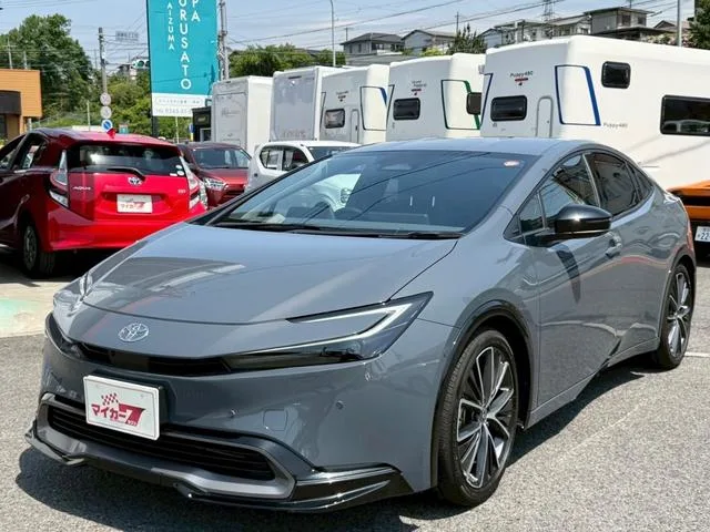 Toyota Prius Z 2024 — фото 1, купить с доставкой в Москву