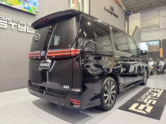 Toyota VOXY HYBRID S-Z 2023 — миниатюра 2