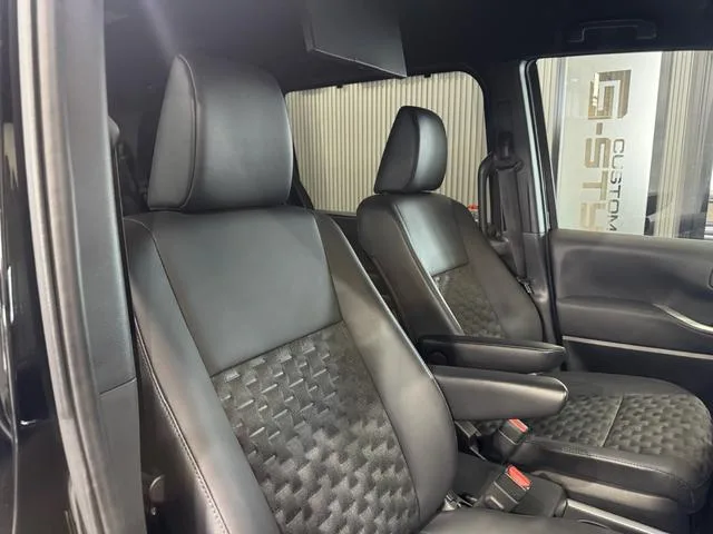 Toyota VOXY HYBRID S-Z 2023 — миниатюра 4