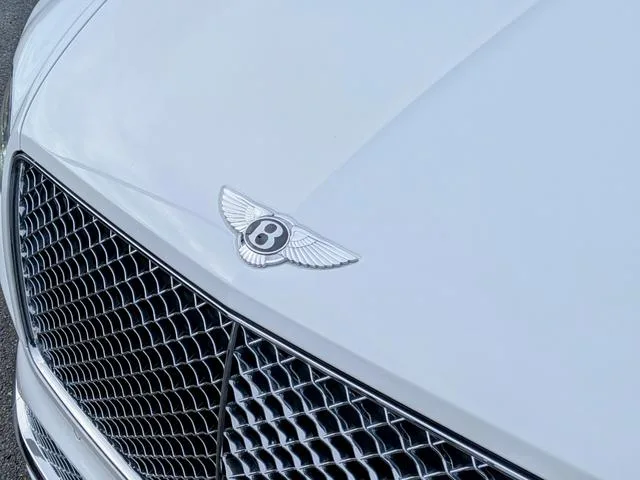 Bentley Bentayga V8 2023 — миниатюра 3