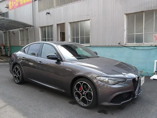 Alfa Romeo Giulia VELOCE 2022 — миниатюра 2
